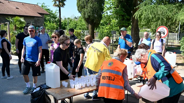 Pohod prijateljstva – 2 mesti, 1 srce